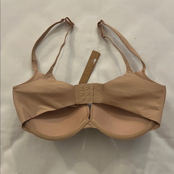 SKIMS ULTIMATE TEARDROP PUSH-UP BRA - Picture 2 of 3